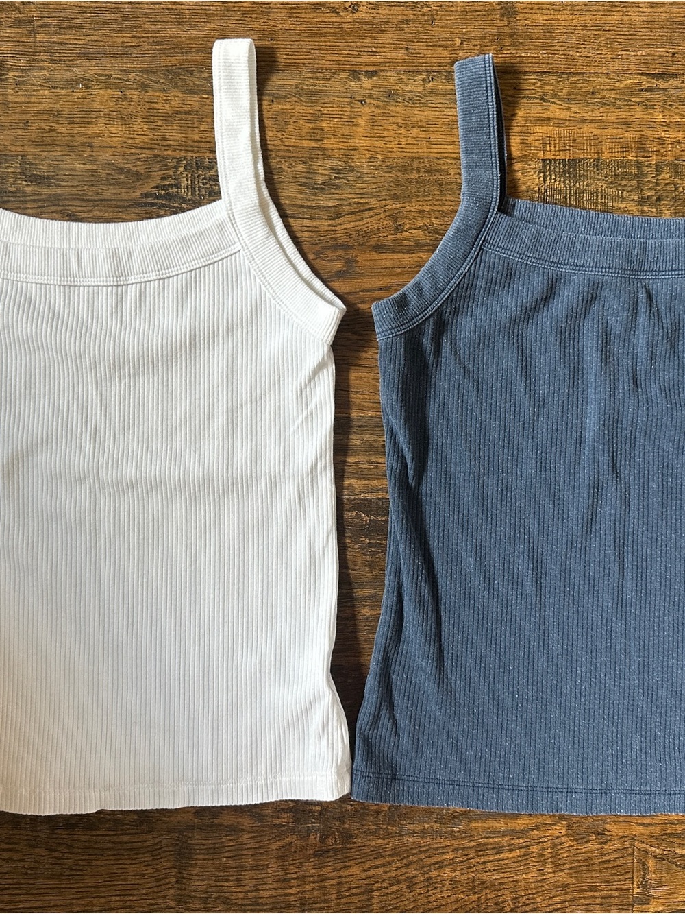 American Eagle AE Bundle Lot 2 Tank Tops Ribbed Medium M Women’s White Navy